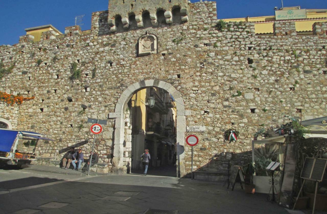 La Rocca Couette-café Taormine